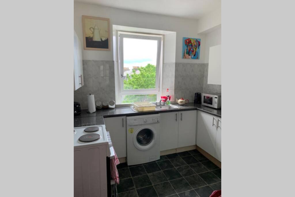 Spacious 2 Bedroom Apartment In Aberdeen City Bagian luar foto